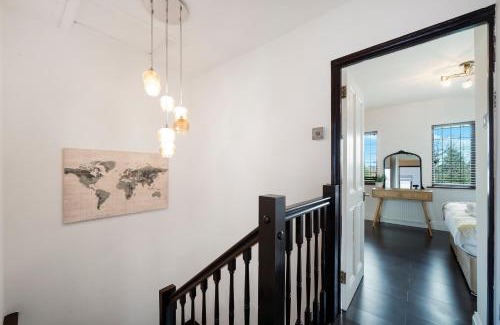 Brunel House | 2Bedroom 2 King4 Single 2Sofa Beds Parking x3 Garden & Patio
