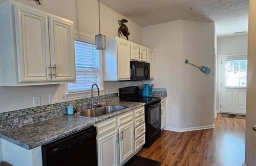 Myrtle Beach House | 2BR/2BA Beachside Breeze Cottage! Walk to Beach! Full kitchen!