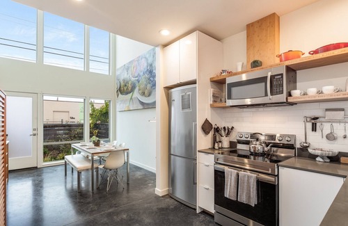 West Woodland House | 2BR 2BA The Ballard Modish, Seattle Location with rooftop view