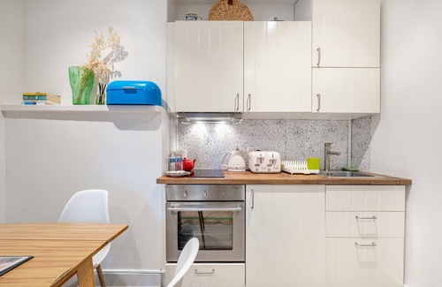 Camberwell Apartment | 2BR Apartment A in Camberwell