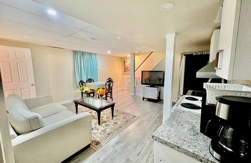York Regional Municipality Apartment | 2BR Basement Apt in Newmarket