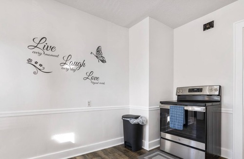 Canton Apartment | 2BR Beach Dreaming Apt in the Heart of Canton
