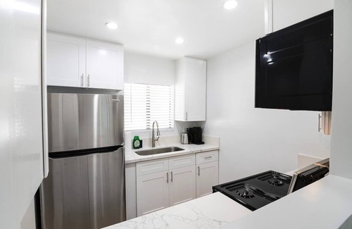 Van Nuys Apartment | 2BR + Bonus Room, Pool Access, Near Universal