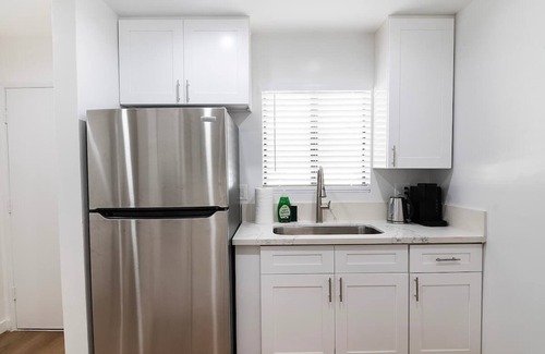 Van Nuys Apartment | 2BR + Bonus Room, Pool Access, Near Universal