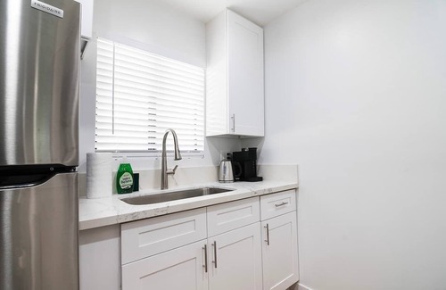 Van Nuys Apartment | 2BR + Bonus Room, Pool Access, Near Universal