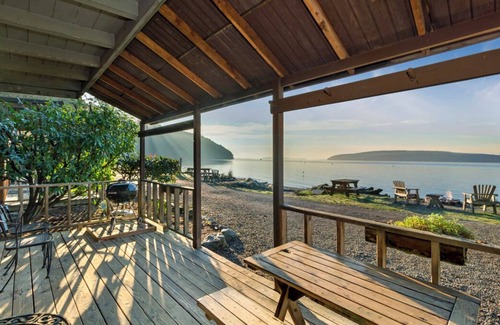 West Beach Cabin | 2BR Cabin on spectacular sand and pebble beach with epic sunsets!