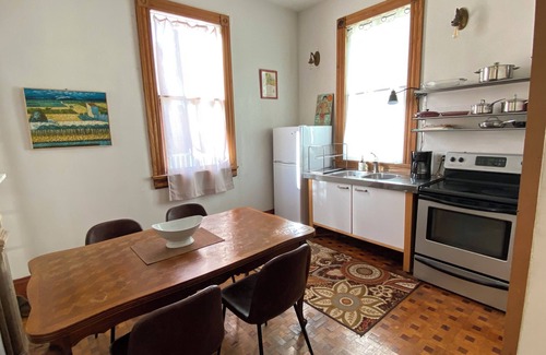 Faubourg Marigny Apartment | 2BR comfort Marigny Triangle, Balcony!