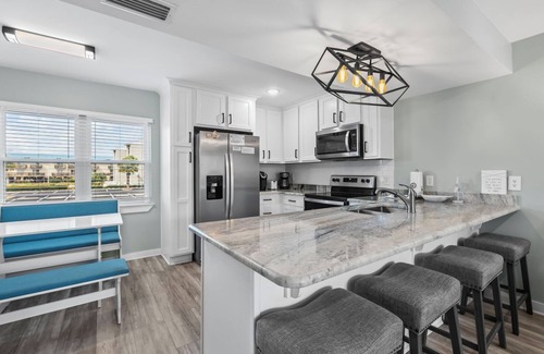 Gulf Shores Condo | 2BR condo w/pool, deeded beach access & walk to The Hangout