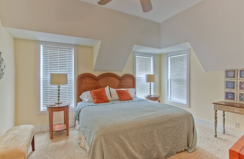 Saint Simons Heights Condo | 2BR Condominium Close to Shops and Dining. Community Pool. Monthly Only.
