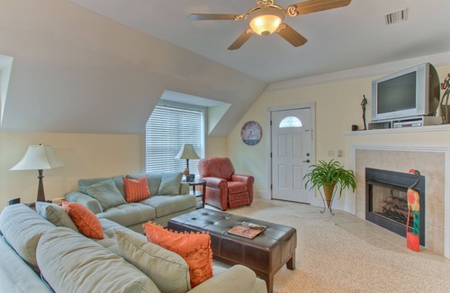 Saint Simons Heights Condo | 2BR Condominium Close to Shops and Dining. Community Pool. Monthly Only.