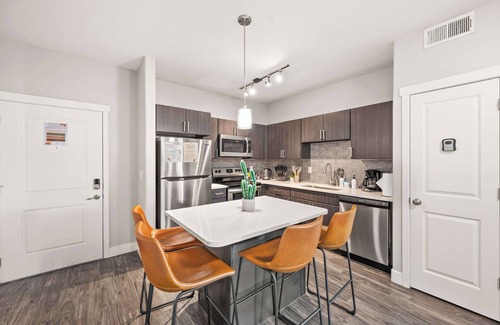 Fairpark Apartment | 2BR Downtown SLC Hot Tub Free Parking