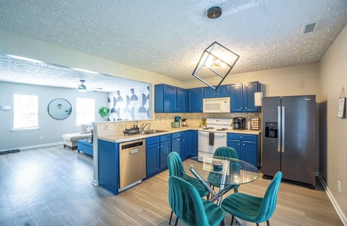 Northeast Raleigh House | 2br: each w/private full bath