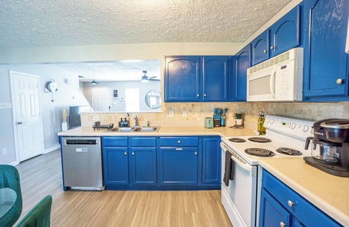 Northeast Raleigh House | 2br: each w/private full bath