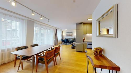 Sihlfeld Apartment | 2BR flat in the city center - West 12