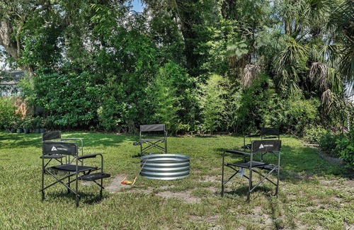 Lakeland House | 2BR + Guest Room/Office - Pet Friendly