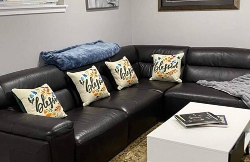 Lake Hills House | 2BR guest suite downtown Bellevue - Free parking