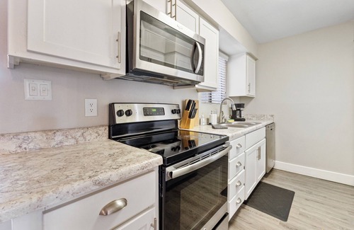 Mesa Apartment | 2BR - Gym - Pool - Great For Mid/Long Stays