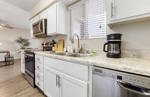 Mesa Apartment | 2BR - Gym - Pool - Great For Mid/Long Stays