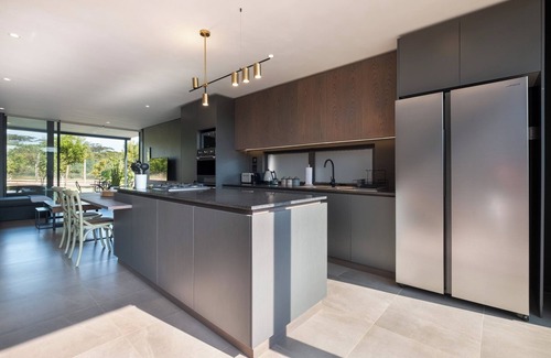 Salt Rock Apartment | 2BR Holiday Home - Self Catering - Pool - Aircon