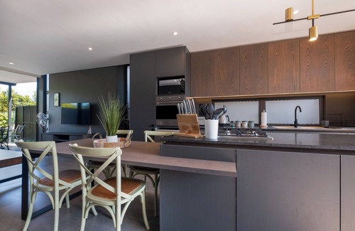 Salt Rock Apartment | 2BR Holiday Home - Self Catering - Pool - Aircon