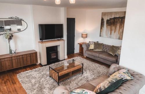 St. Saviour Apartment | 2BR Jersey Home l WiFi & Free Parking for 2