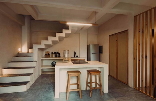 Santa Maria Apartment | 2BR Loft Apt | Pool | Daily Clean | 55 TV | AC