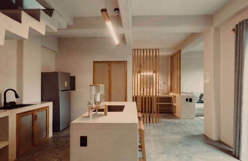 Santa Maria Apartment | 2BR Loft Apt | Pool | Daily Clean | 55 TV | AC