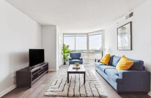 Ballston Apartment | 2BR Luxury City Suite With Gym & Pool