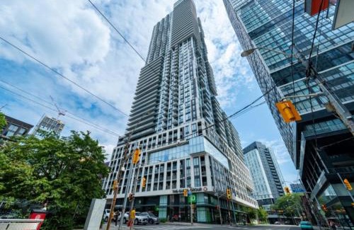 Garden District Apartment | 2br Luxury & Modern Suite 5 Minutes from Eaton Center