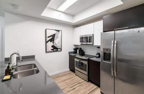 Coconut Grove House | 2BR Miami Condo - Near Marina & Attractions