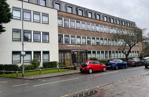 Watford Apartment | 2BR-Modern-FullKitchen-25minCentralLondon-Parking