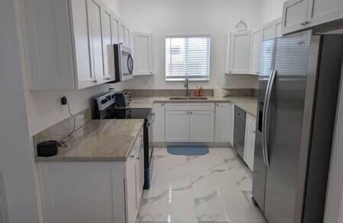 Downtown Fort Lauderdale House | 2BR Tropical Retreat Near Beach, Airport & Downtown