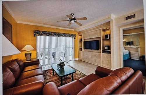 West Kissimmee Resort | 2BR Villa, Beautiful heated pool & Jacuzzi! Just minutes from all attractions.