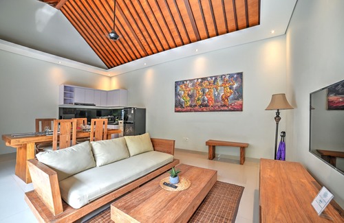 Nakula Villa | 2Br Villa in Central Legian Fast Internet + Pool