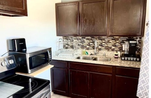 Las Cruces Apartment | 2nd Floor 1-Bdrm Apartment w/Full Kitchen and Amenities– Ideal for long staysn