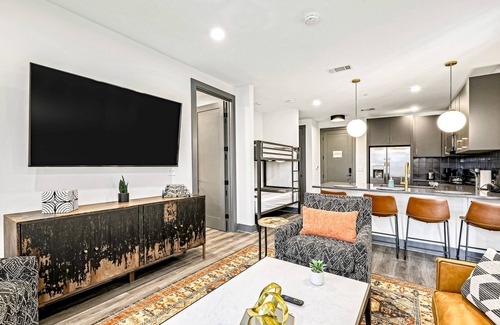 Rolling Mill Hill Condo | 2nd-floor downtown condo near top attractions with balcony, rooftop lounge, gym