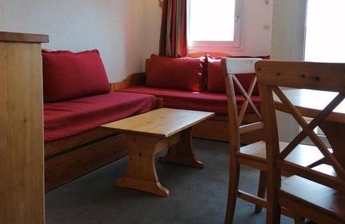 Eclose-Ouest Apartment | 2nd floor, ski locker, 23m², Alpe d'Huez
