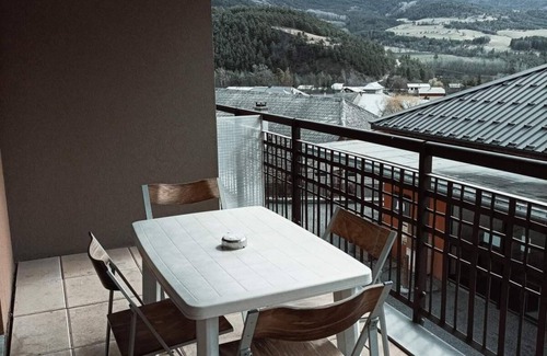 Jausiers Apartment | 2nd floor, swimming pool, sauna, terrace, parking, tv, 50m², Pra Loup
