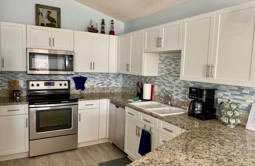 Emerald Isle House | 2ND ROW. Amazing Views. See & Hear the Ocean. Dog Stay Free.