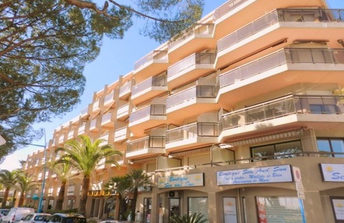Mandelieu-la-Napoule Beach Apartment | 2P27 2-room through-apartment
