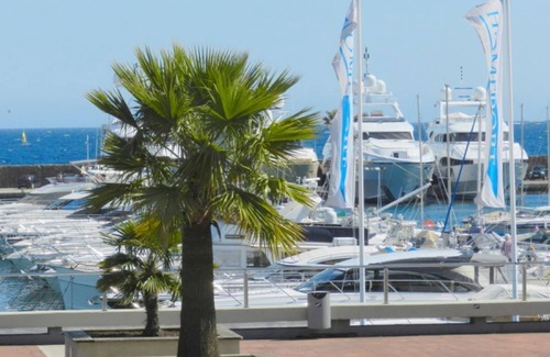 Mandelieu-la-Napoule Beach Apartment | 2P27 2-room through-apartment