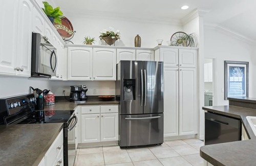 Lake Sumter Landing Villa | 3/2 COURTYARD NEAR LAKE SUMTER AND POOLS!