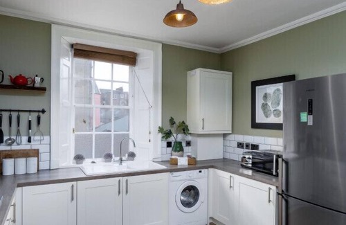 Stirling House | 3 Allan Park · The Stirling Townhouse