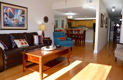 Bonnabel Place House | 3 B/R, 2- 1/2 bath, community pool. 6.4 miles to downtown N,O. 30 night min.