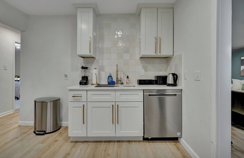 Madison Heights House | 3 BD/2 BA Home Madison Hts Near Royal Oak/Ferndale