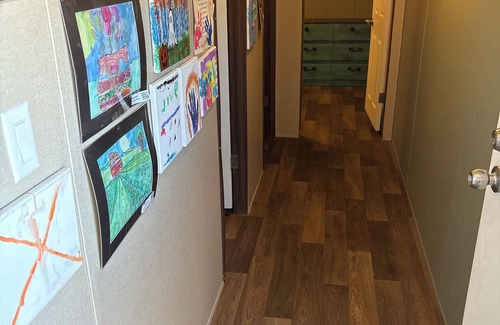 Questa House | 3 Bd2bath Mountain View w/hot tub, circle drive,20 min to RedRiverSki area