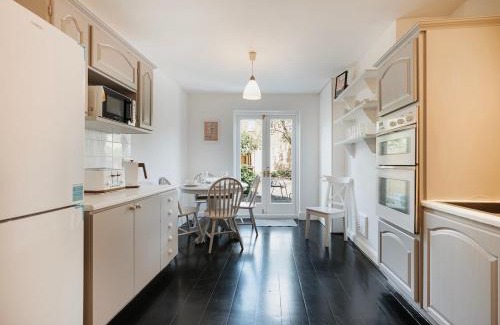 Chiswick House | 3 bdr House - Garden, easy access to centrl London