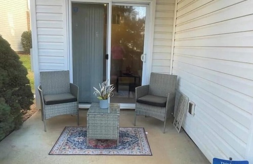 Charlotte House | 3 Bdrm Hideaway with Garage