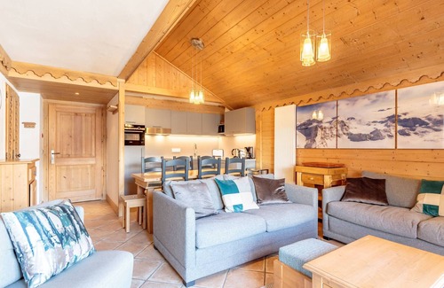 Saint-Martin-de-Belleville Apartment | 3-bedroom chalet with spa and pool, ski-in/ski-out