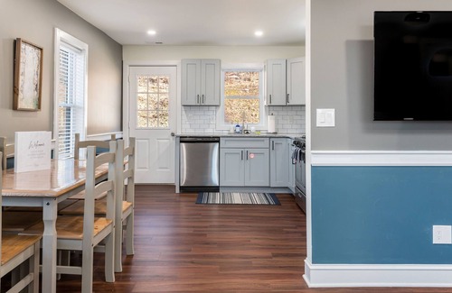 Jefferson House | 3 Bed/1.5 Bath Townhome